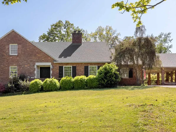 830 River Bluff Dr, Sheffield, AL 35660