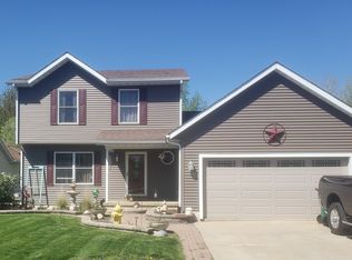317 Parker St, Sycamore, IL 60178