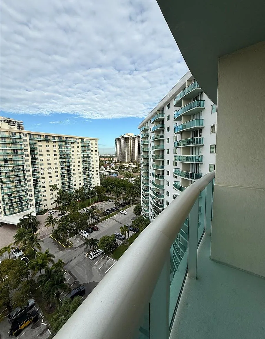 Oceanview Building B Cond — Photo 1
