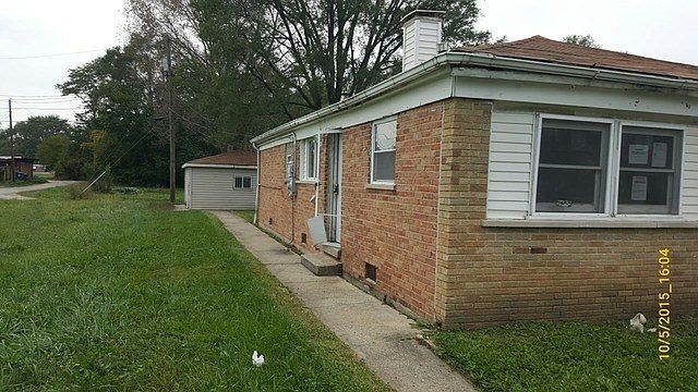 2nd image of 14932 Artesian Ave