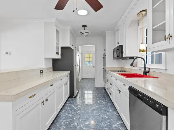 706 Thomas Ave., North Myrtle Beach, SC 29582