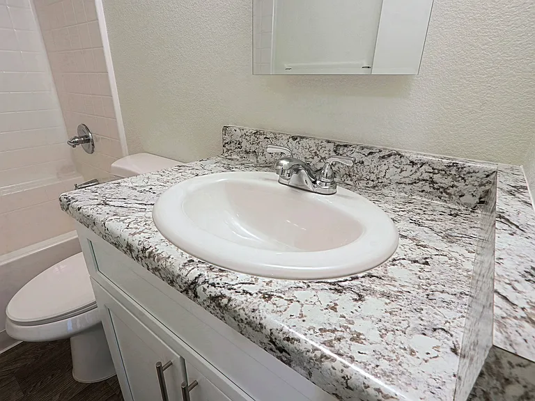 Cinnabar Square — Photo 15