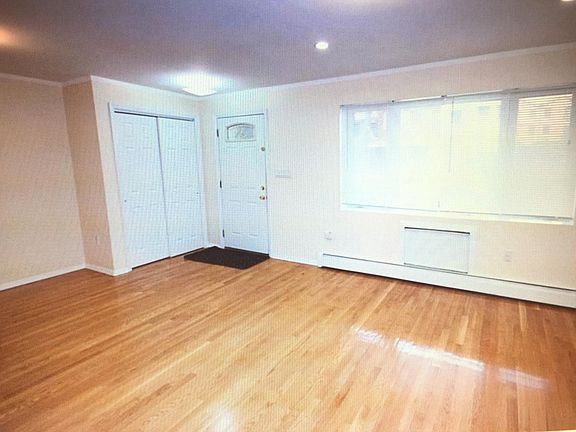 4th image of 135 Bay 50th St