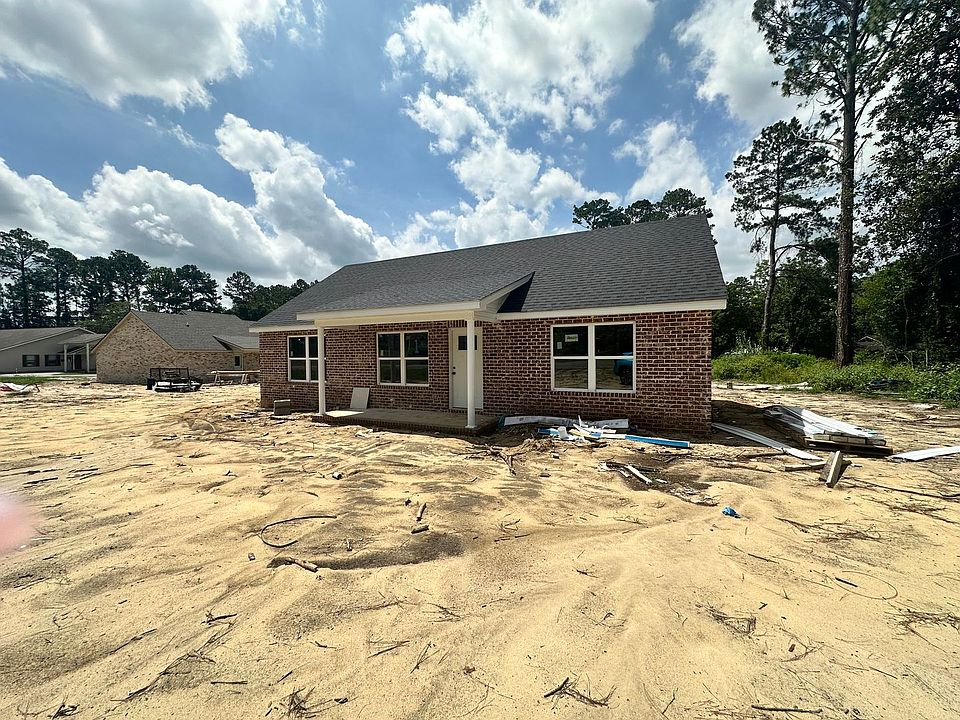 1st image of 111 Holly Hill Dr