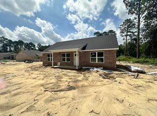 111 Holly Hill Dr, Lyons, GA 30436