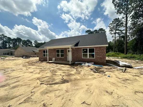 111 Holly Hill Dr, Lyons, GA 30436