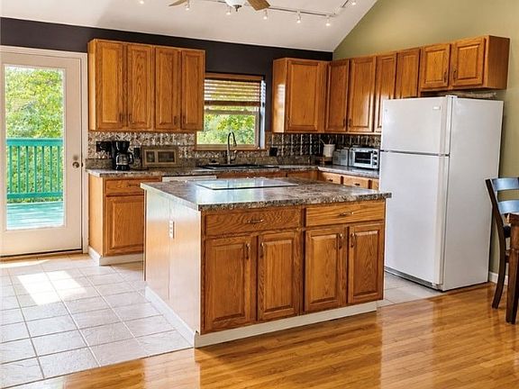 3rd image of 388 Pine Meadows Ln