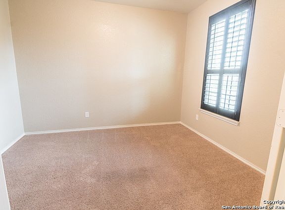 4th image of 3814 Hawthorn Bnd