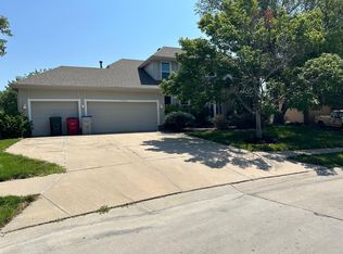 7025 S 159th St, Omaha, NE 68136