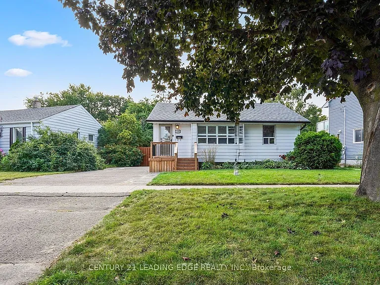 128 Admiral Rd #BASEMENT — Photo 2