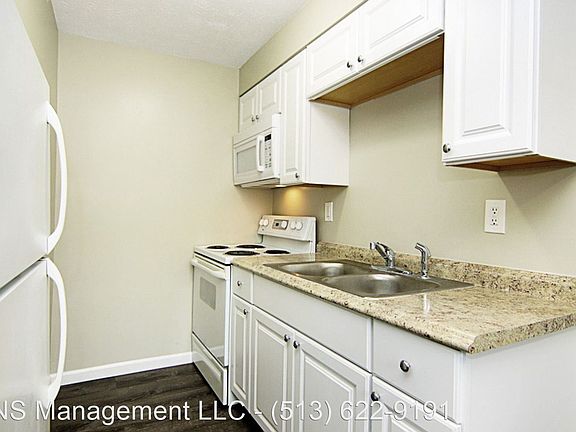 4th image of 10 Koehler Ave APT 10