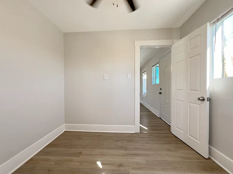 2388 Linden Ave #2388 — Photo 2