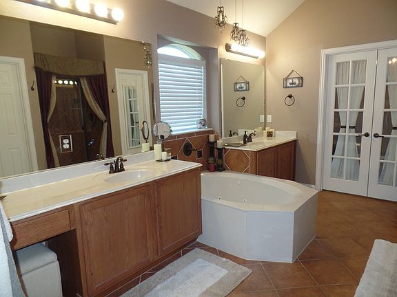 Master bathroom 