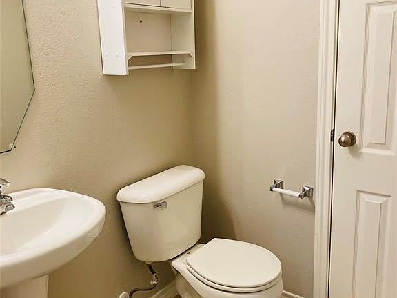 4th image of 17163 Oakwood Chase Dr