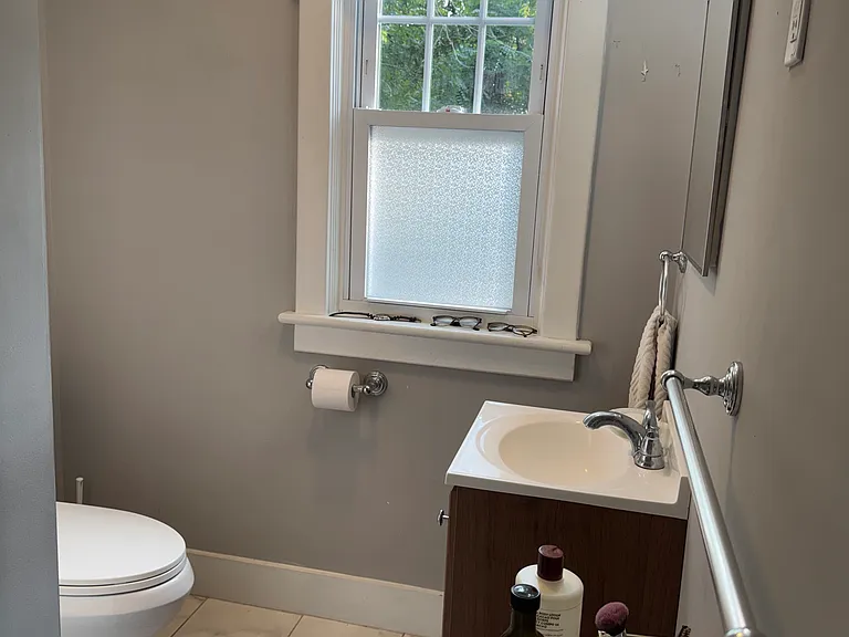 722 Columbia Tpke — Photo 4
