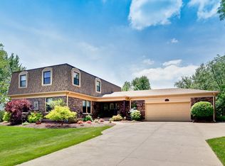 1161 W Hunting Dr, Palatine, IL