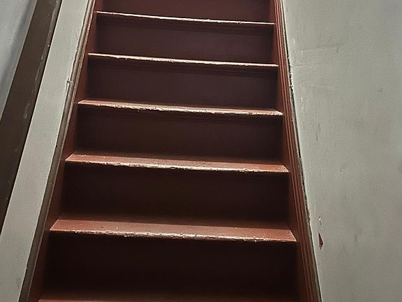 3rd image of 186 Smith St #2