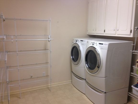 3rd image of 10511 Sunnyland Dr