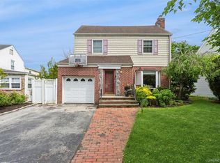 6 Newkirk Ave, East Rockaway, NY 11518