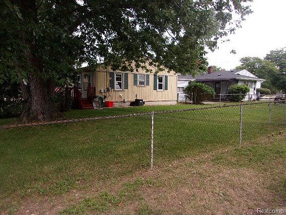 2nd image of 30953 Seven Mile Rd
