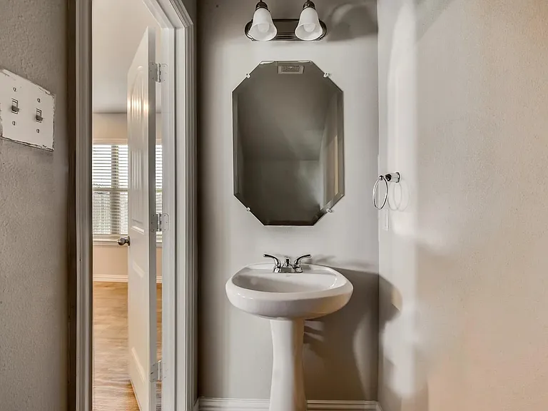 1336 Glen Garden Dr — Photo 4