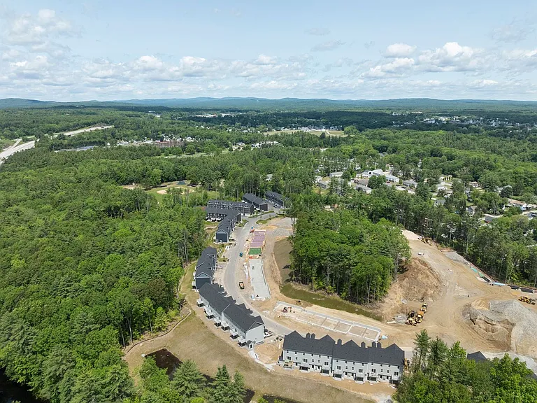Bayberry Commons- 3 Bedroom 2.5 Bath Townhomes with 2 Car Garage — Photo 141