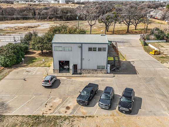 3rd image of 3550 S Main St