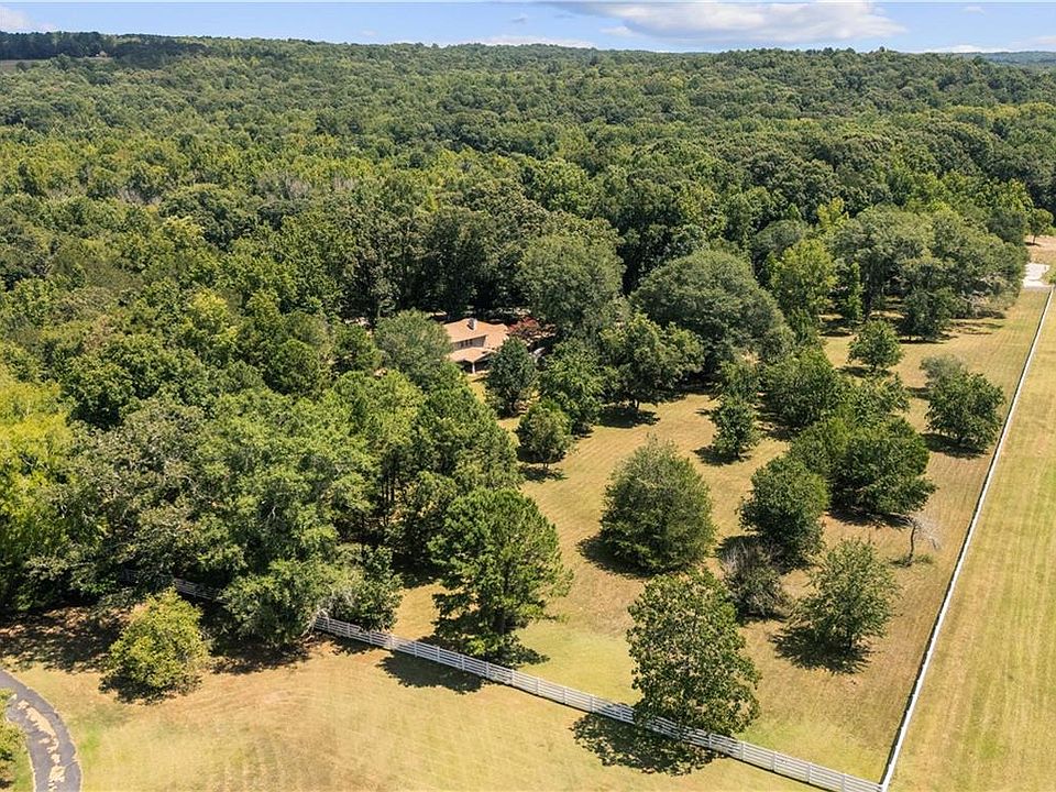 1st image of 240 Deerfield Rd