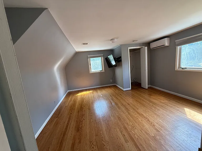 768 Dearborn St — Photo 8