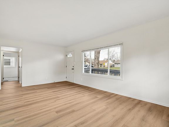 4th image of 3141 Astor Ave