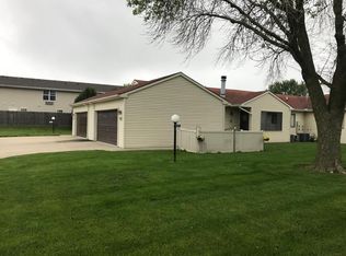 2506 Heritage Dr, Champaign, IL