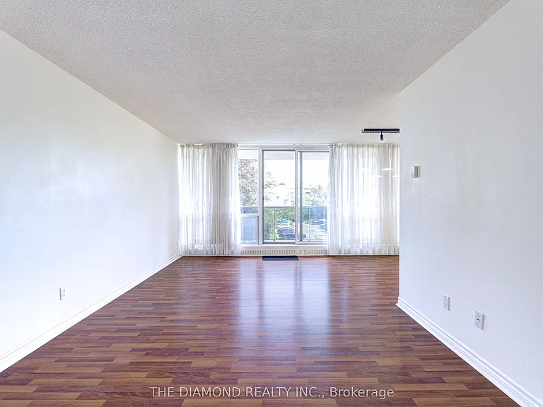 40 Sunrise Ave #301 — Photo 5