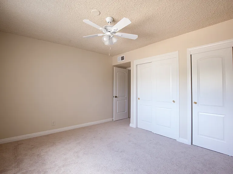 Coldwater Canyon Apartments — Photo 16
