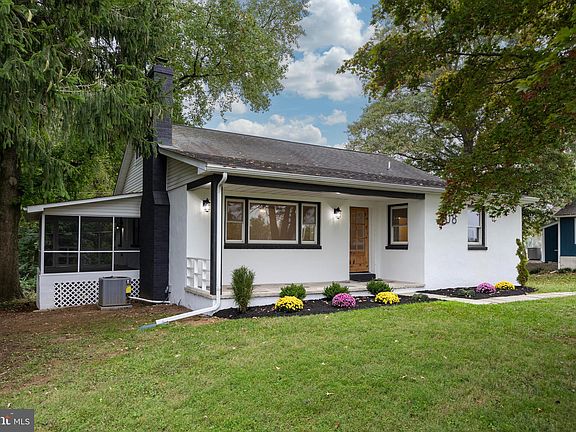 3rd image of 108 School House Ln
