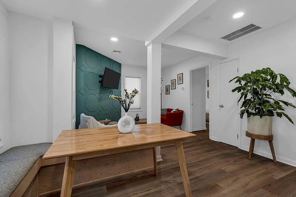 1 bed, 650 sqft, $2,200 — Photo 2