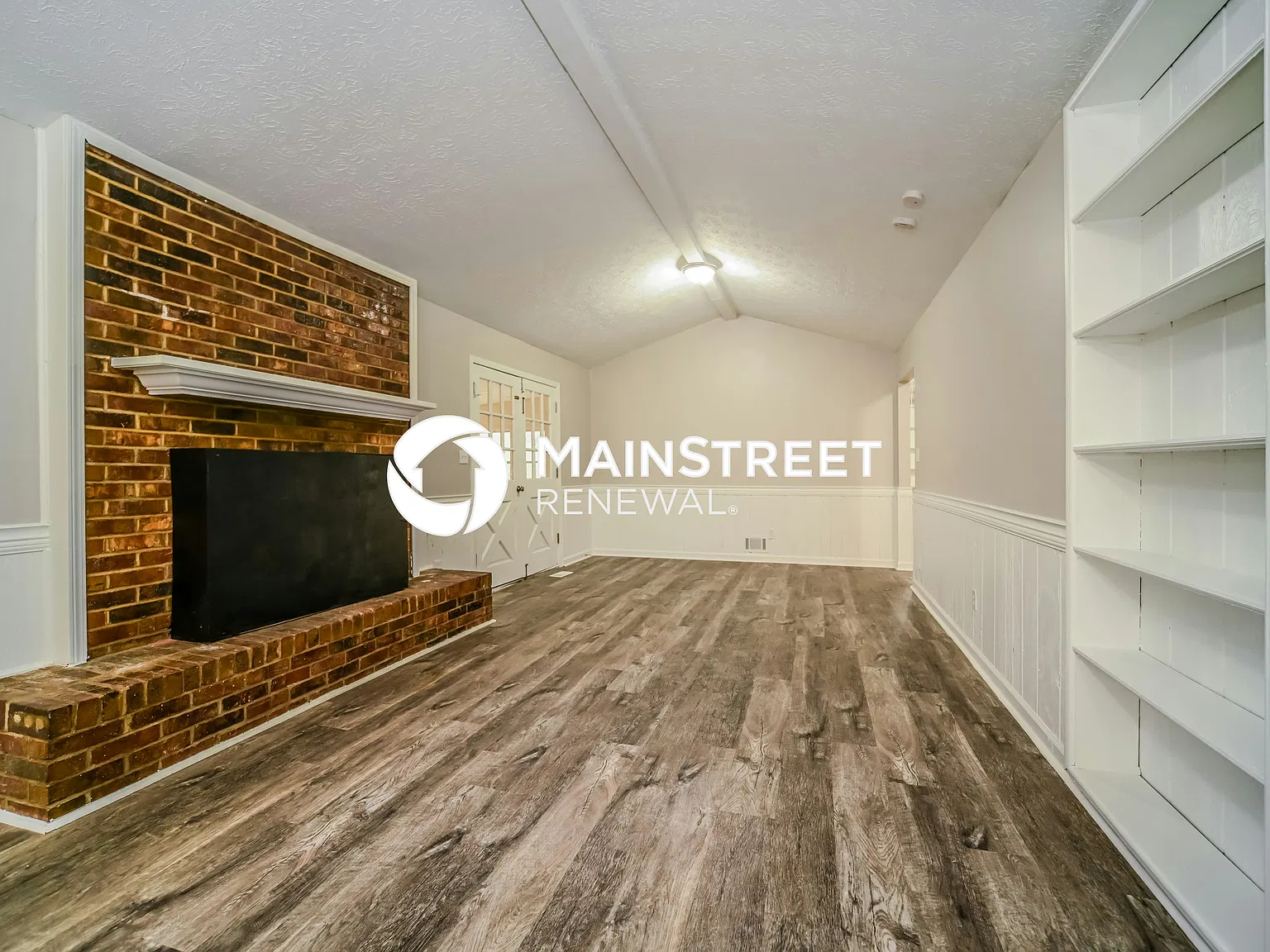 10 Foster Dr — Photo 2