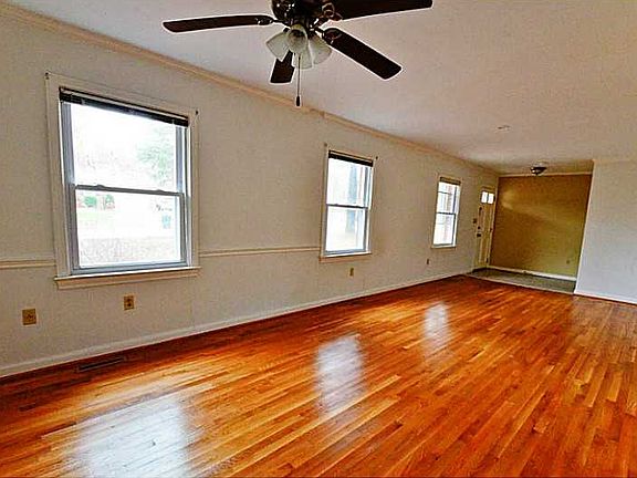 4th image of 313 Sherwood Dr
