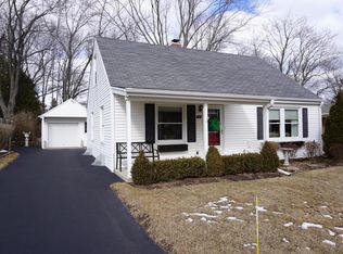 414 E Willow Rd, Fox Pt, WI 53217