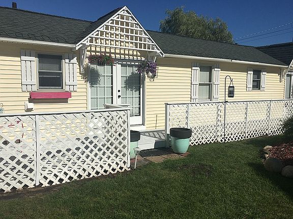 2 bedroom rental on property