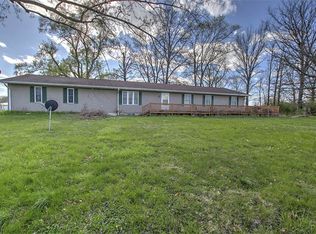 290 E Broadway St, Argenta, IL 62501