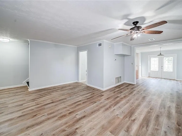 280 Winding River Dr #B — Photo 6