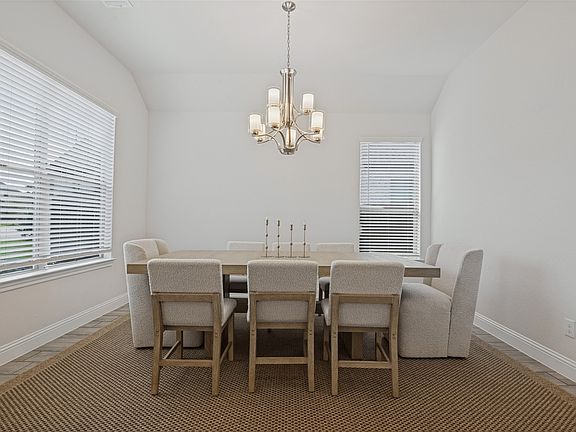 4th image of 709 Winecup Way