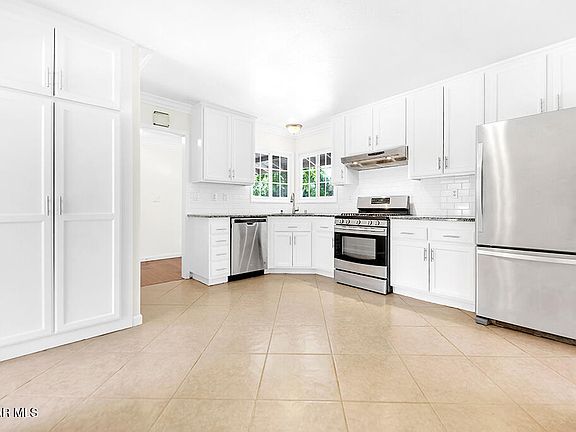 4th image of 27987 Urbandale Ave