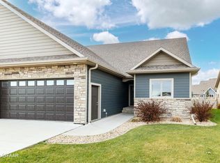 5517 S 14th St, Grand Forks, ND 58201