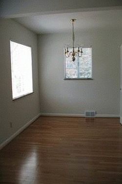 3rd image of 3422 Linwood Ave APT 2