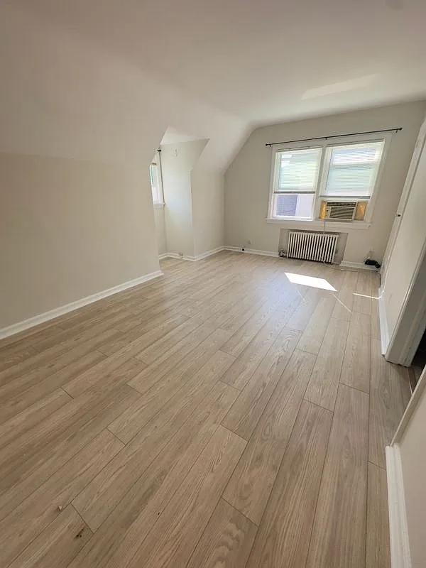 1 bed, 1.0 bath, 1100 sqft, $1,700 — Photo 2