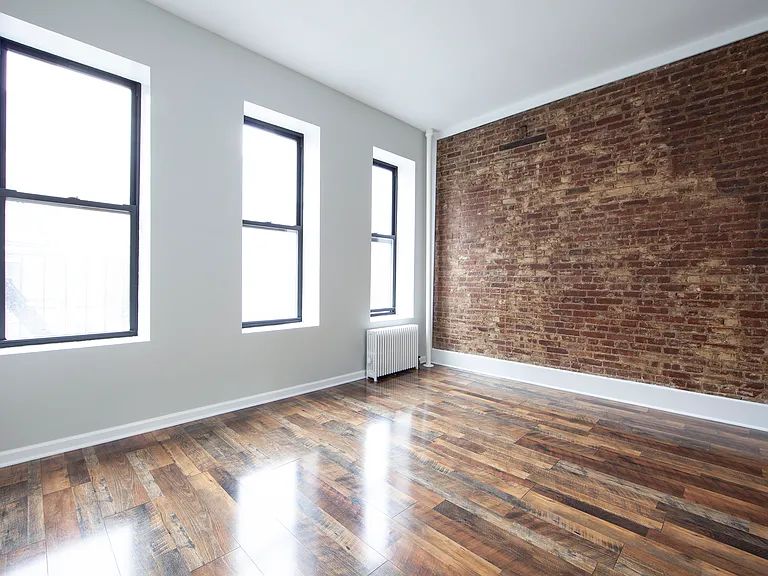 855 9th Ave #2A — Photo 1
