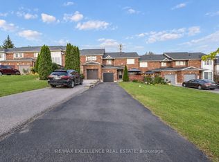 2371 Clearside Ct, Pickering, ON L1X2T9