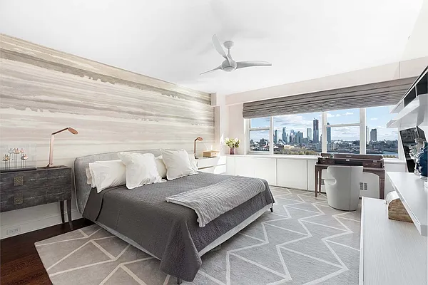 Sold by Compass | media 17