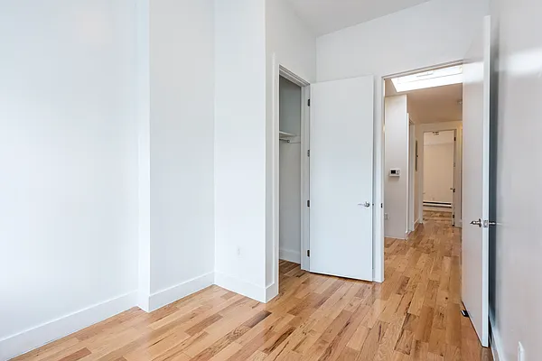 Rented by Nooklyn NYC LLC | media 22